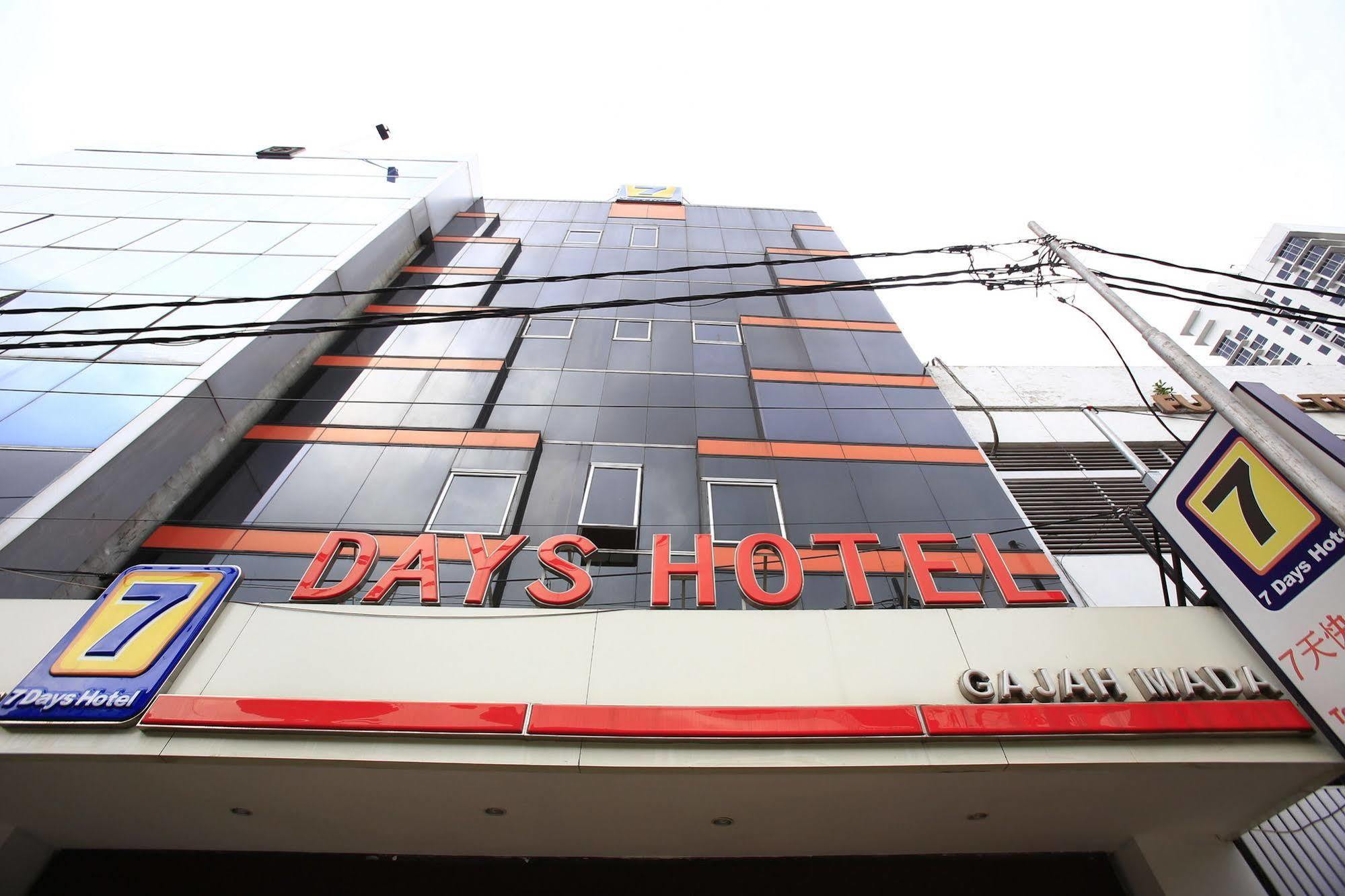 Reddoorz @ Gajah Mada Hotel Jakarta Exterior photo